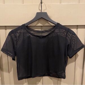 Alphalete boundless mesh crop top